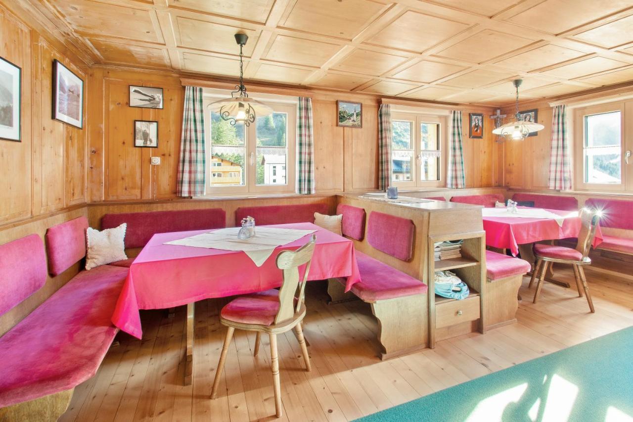 Haus Berghof Panzió Schröcken Kültér fotó