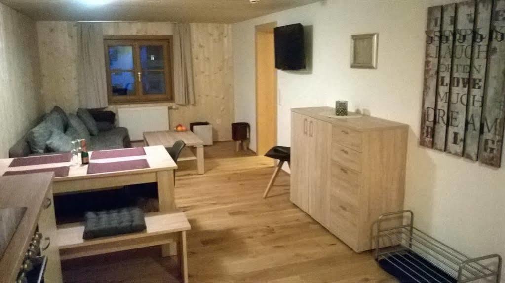 Haus Berghof Panzió Schröcken Kültér fotó