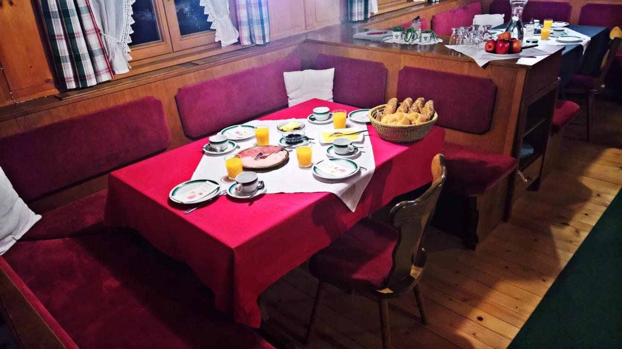 Haus Berghof Panzió Schröcken Kültér fotó